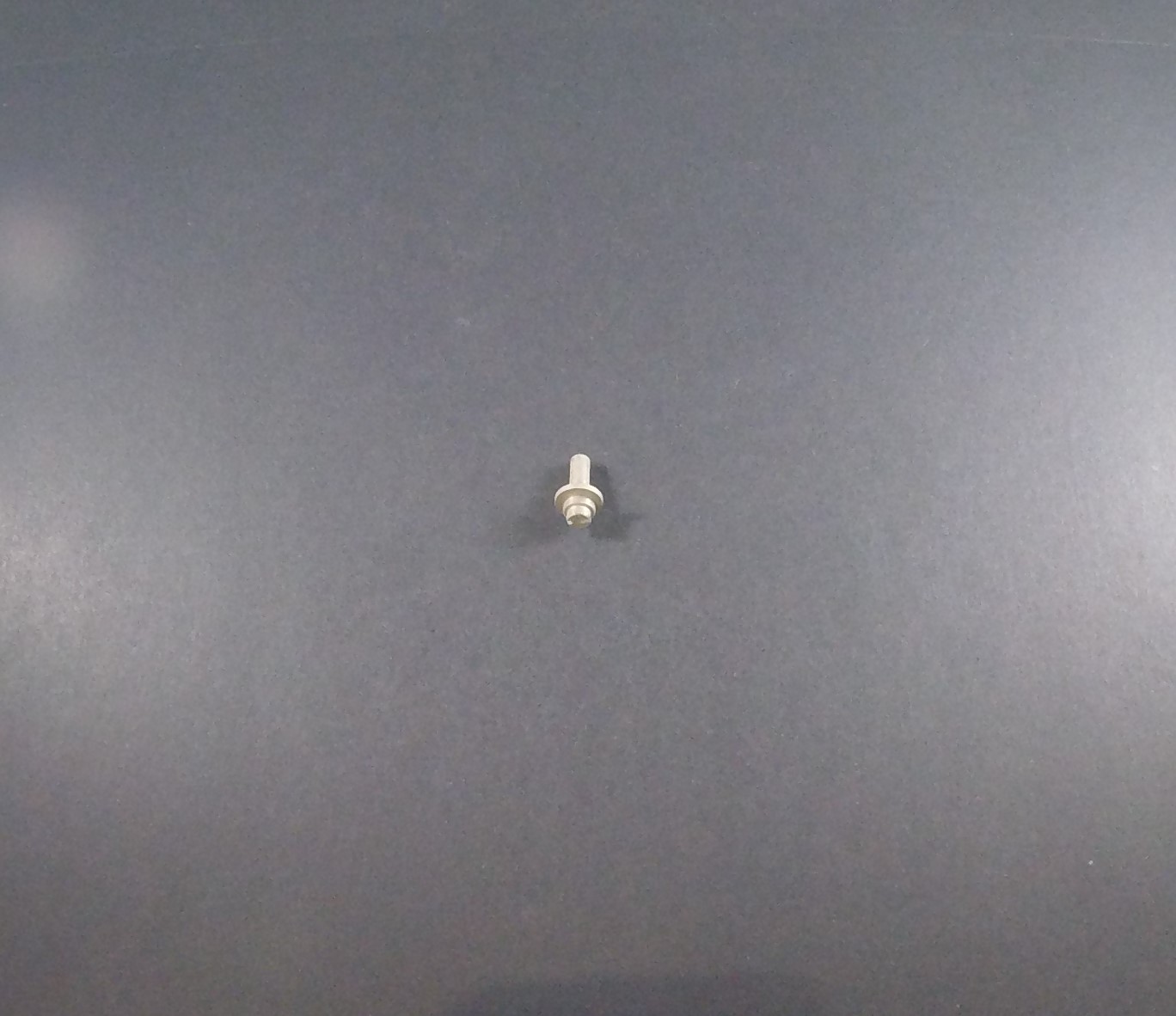 H26-934 Eccentric Stud