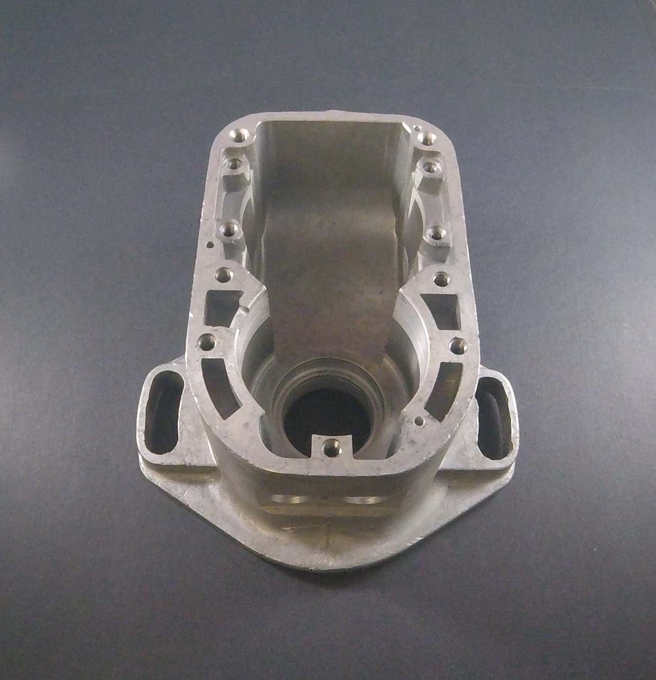 H27-140 Housing, Horizontal Flange - Image 2
