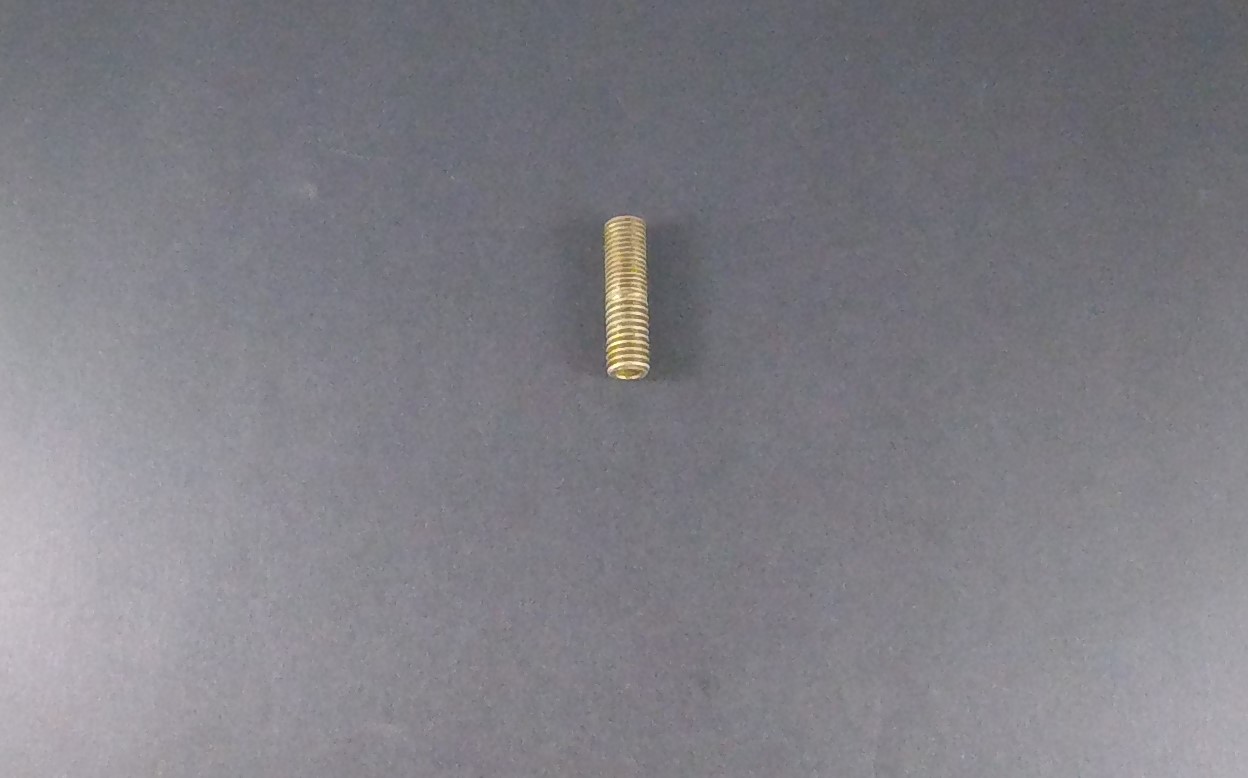20001P006 Stud