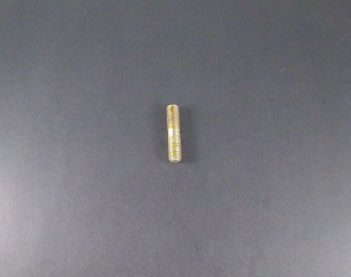 22325P009 - 401824P009 Stud