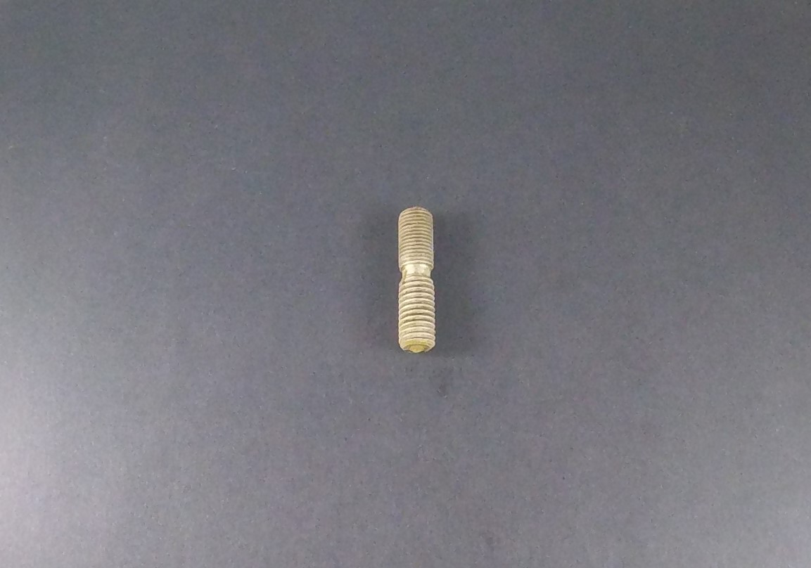 AN126606 -22006P003 - 633181P003 Stud